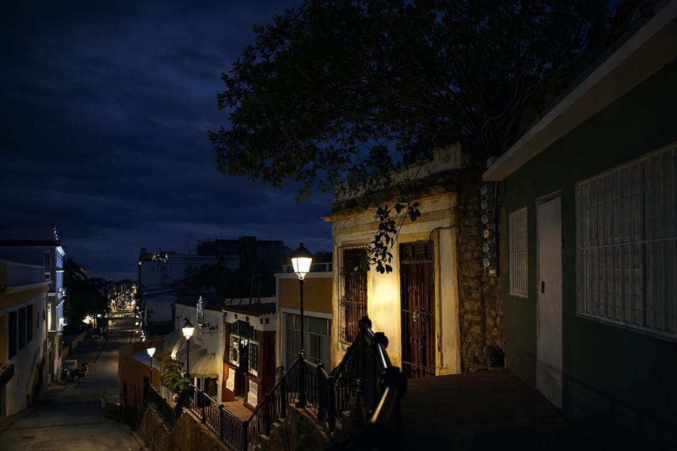 Balcony Street View Bedroom Zona Colonial Apartment in Distrito Nacional