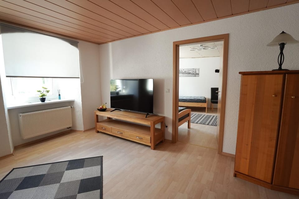 Communal lounge/ TV room, TV and multimedia, Living room, Seating area, Evening entertainment