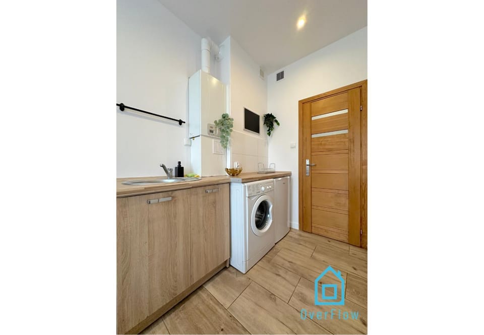 Birch Studio - Peaceful Retreat, 20 Minutes to Gdańsk Old Town & Seaside Apartment in Gdansk