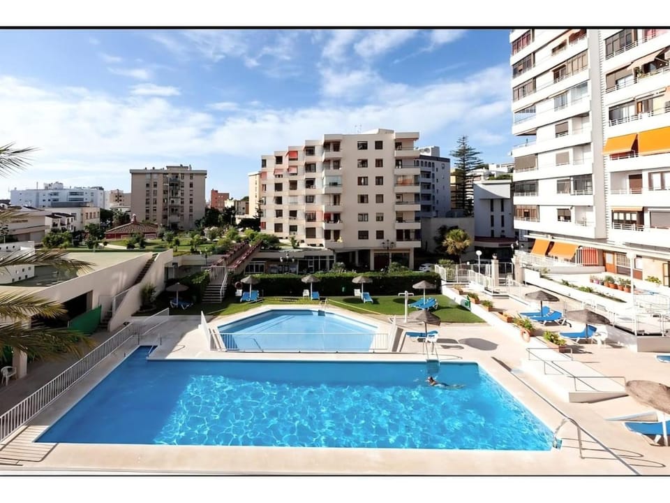 Bay View - La Nogalera - swimming Pool - Center Apartment in Torremolinos