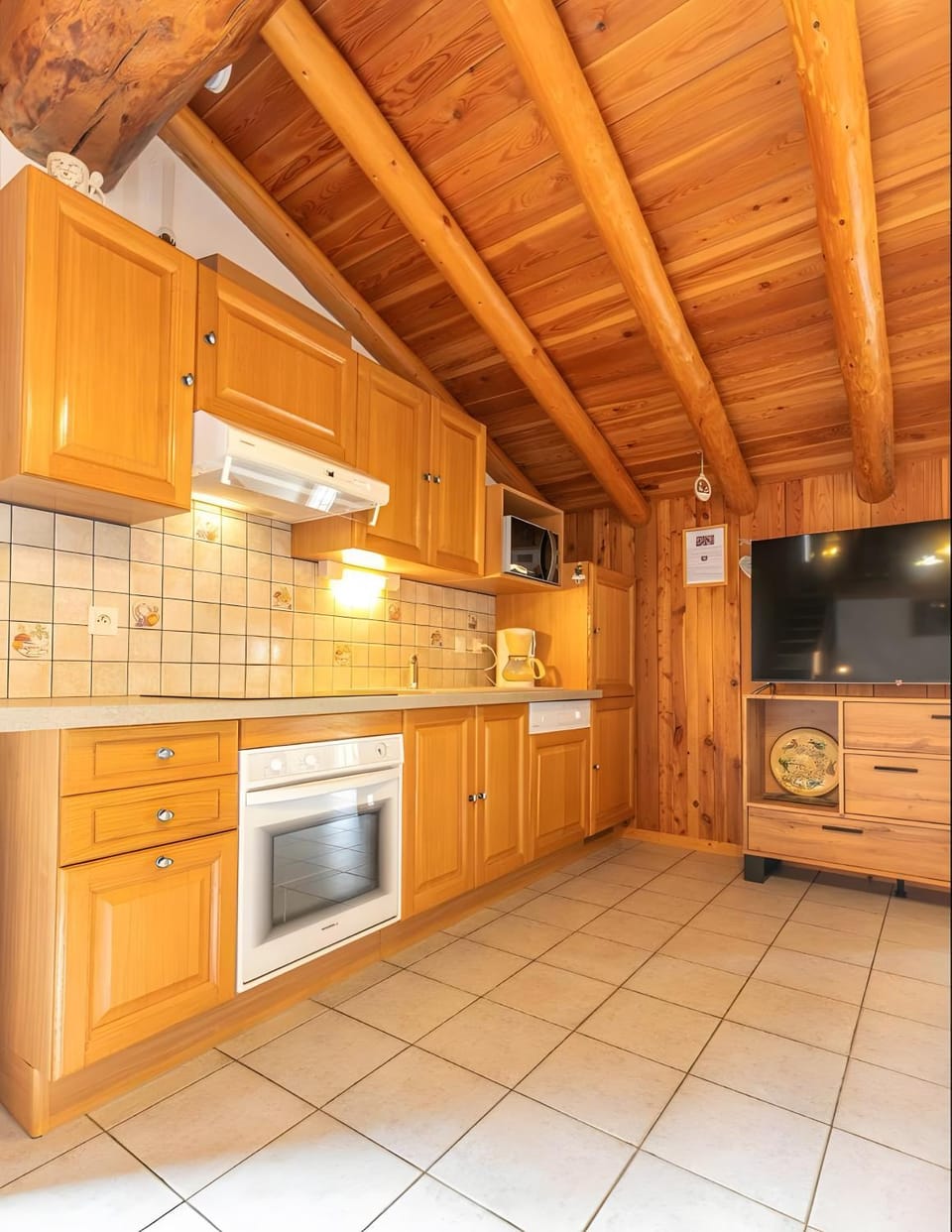 Kitchen or kitchenette, Living room