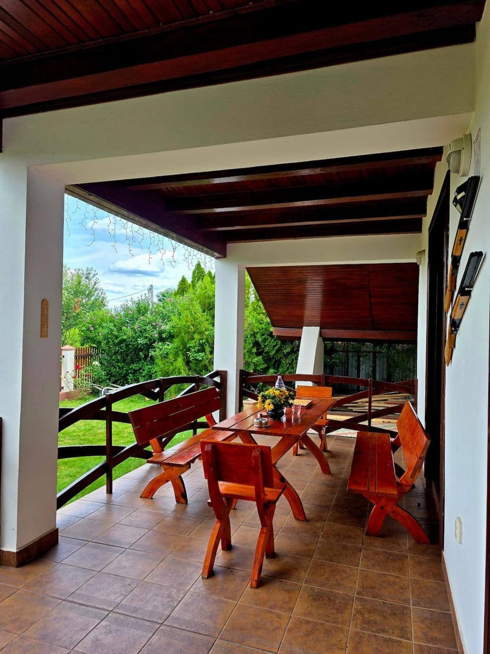 Seating area, Dining area
