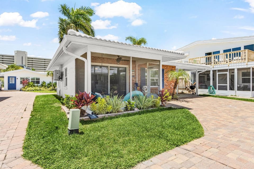 Beachside Escape with Pool & Steps to Crescent Beach - Aloha Kai #51 House in Siesta Beach