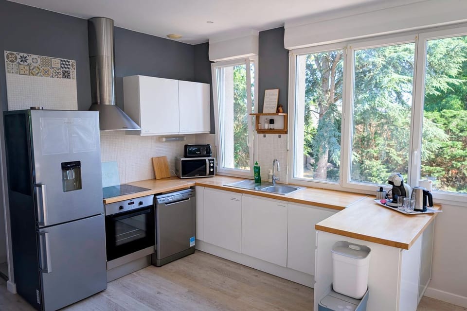 Pleurtuit a luminous green haven Apartment in Brittany