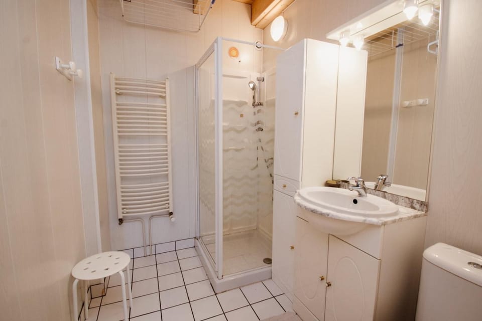 Bathroom, Living room