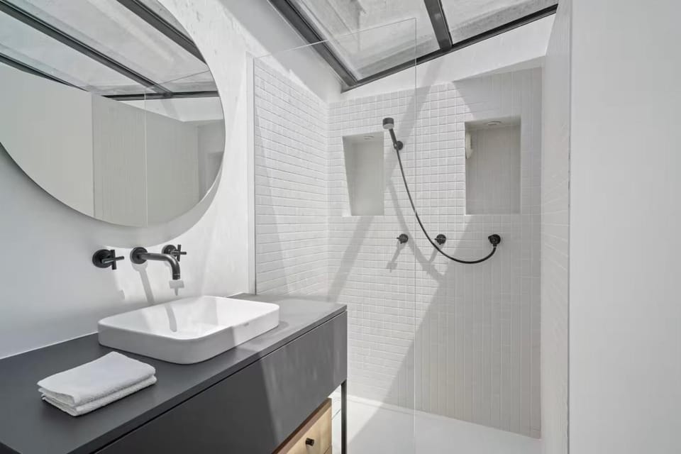 Shower, Bathroom, towels