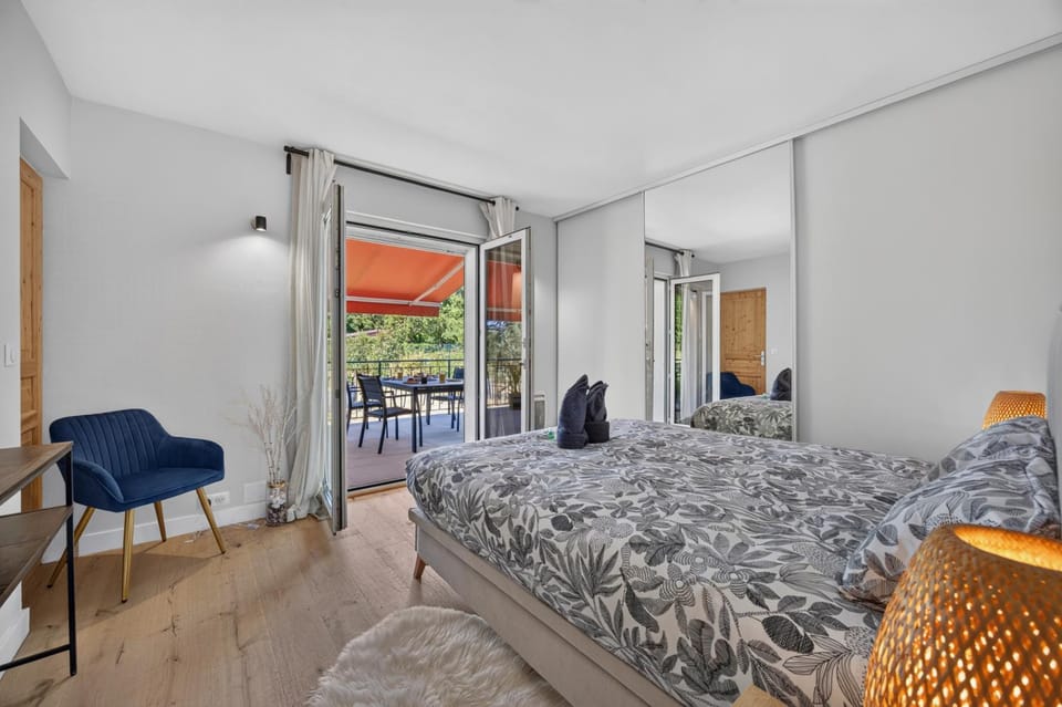 Aux Pins Bleus - Villa with Private Pool & Close to Switzerland Apartment in Haute-Savoie