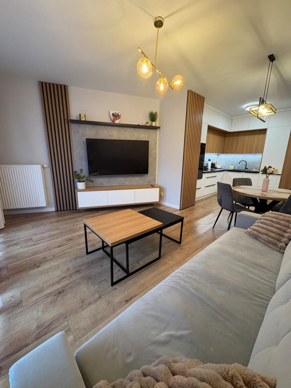 Cozy Apartment Balcony, AC & Self Check-In Apartment in Krakow