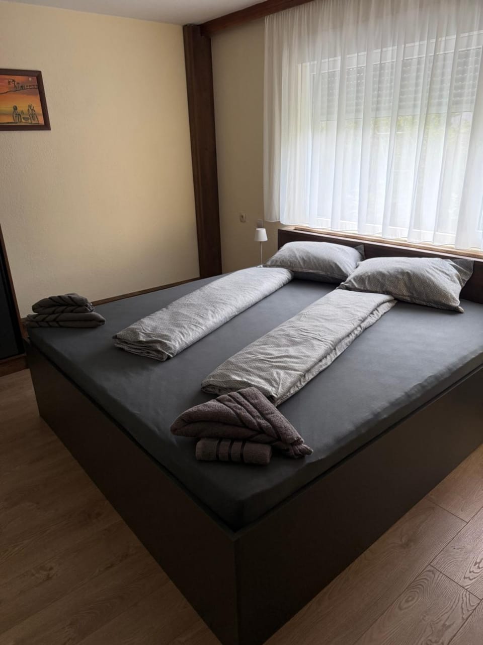 Bed, Photo of the whole room, Bedroom, towels