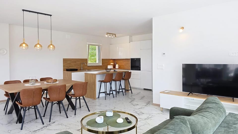 Kitchen or kitchenette, Living room, Dining area