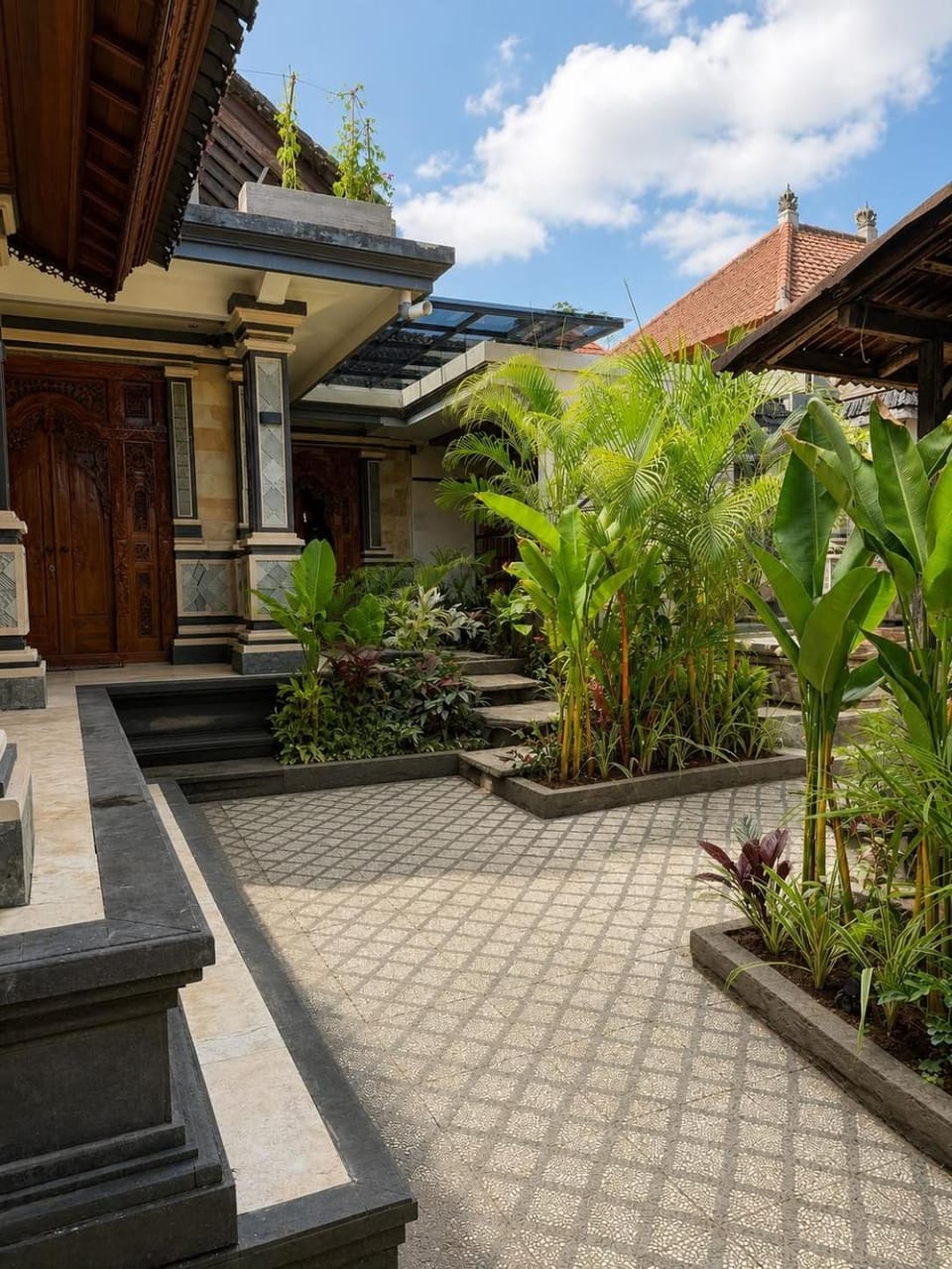 Inner courtyard view