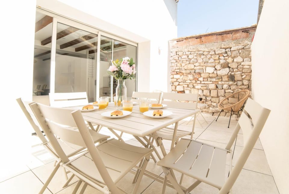 Patio, Dining area