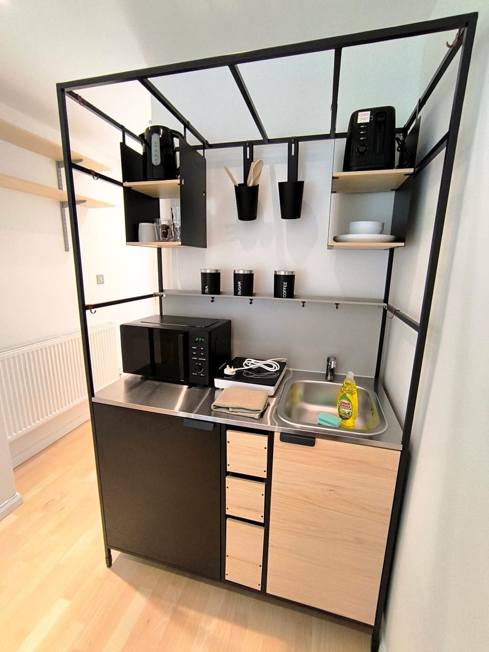 Coffee/tea facilities, Kitchen or kitchenette, stove, toaster