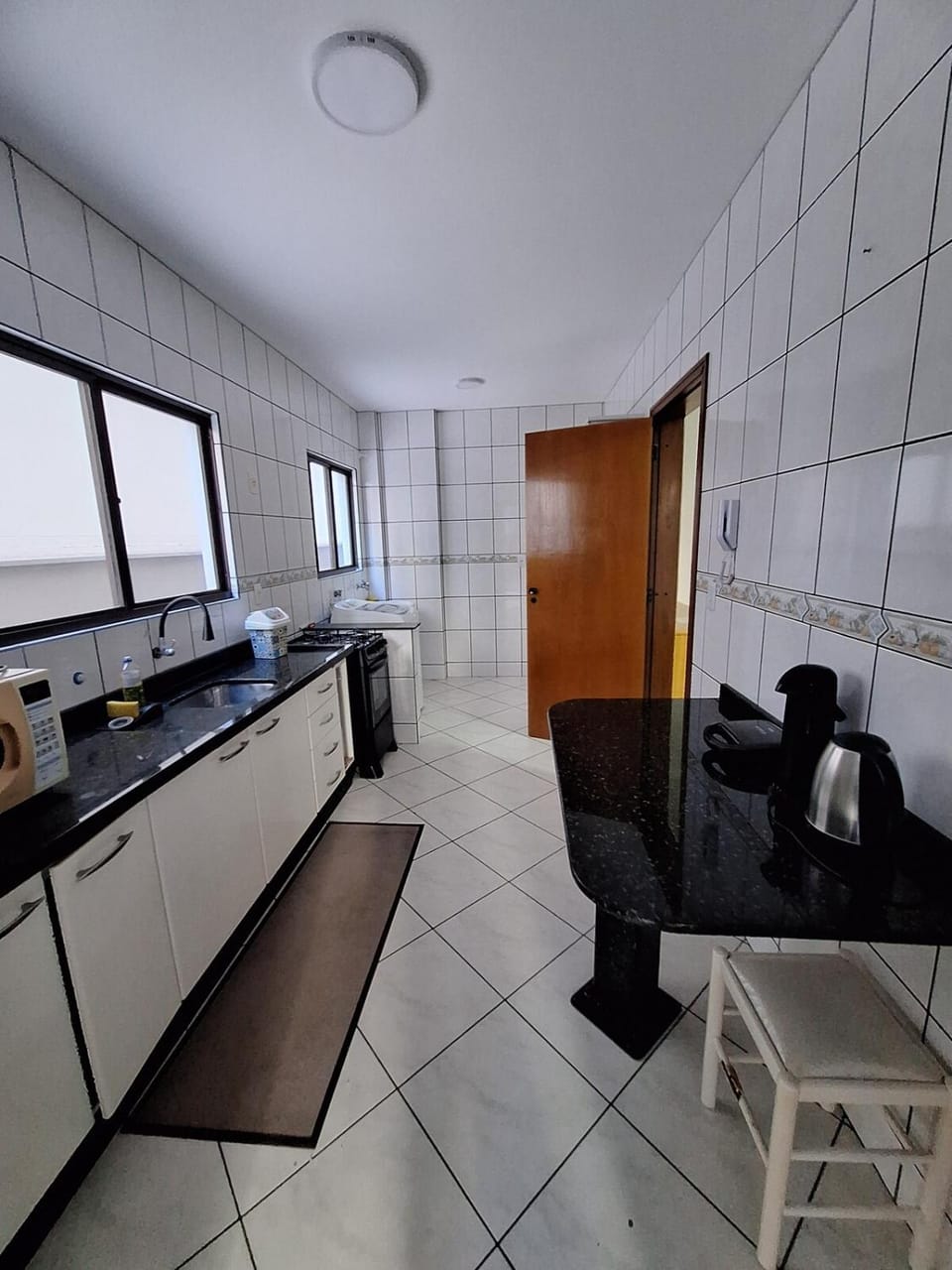 Apartmento em Itapema a apenas 180m do mar, amplo terraço Apartment in Porto Belo