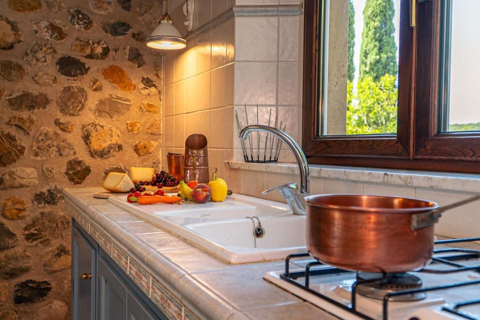 Private Tuscan Villa with Pool near Volterra Apartment in Tuscany