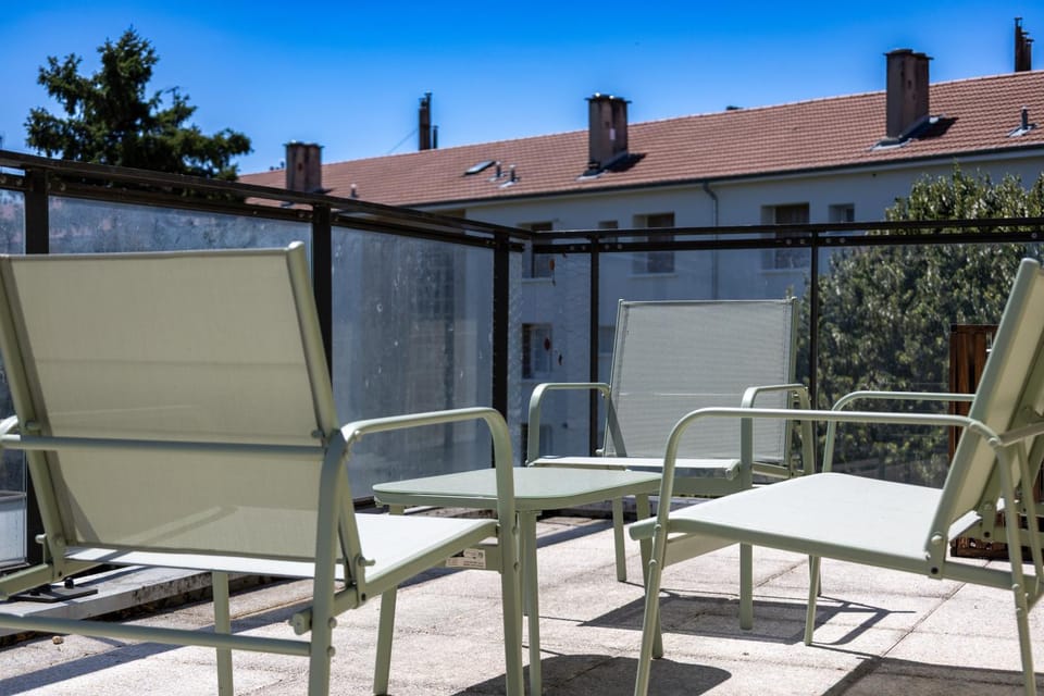 St Exupery - 2 Bedrooms - Air Conditioning - Terrace Apartment in Villeurbanne