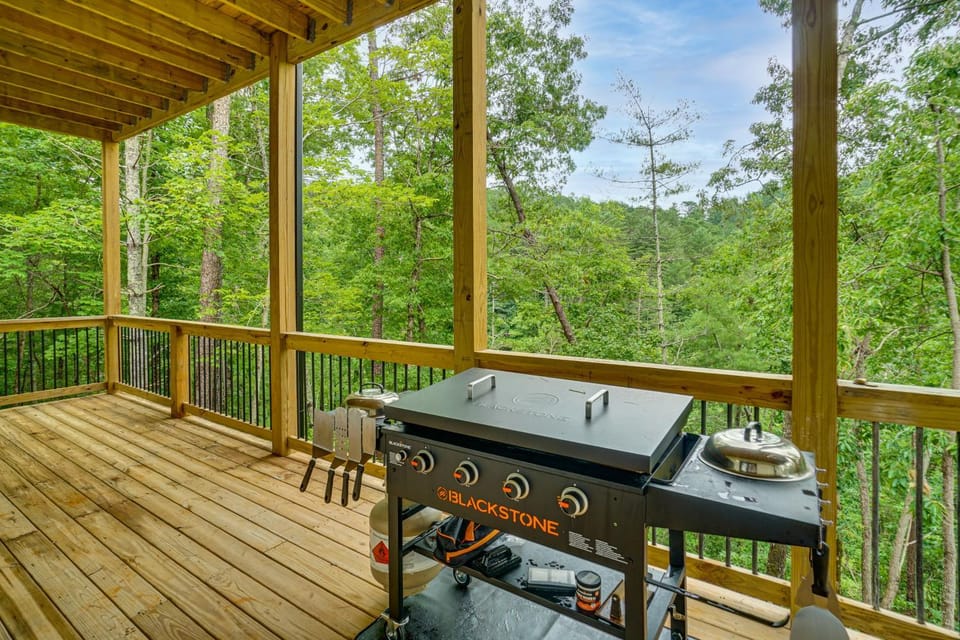 Luxe 4BR Cabin at Innsbruck Resort in Helen Cabin in Helen