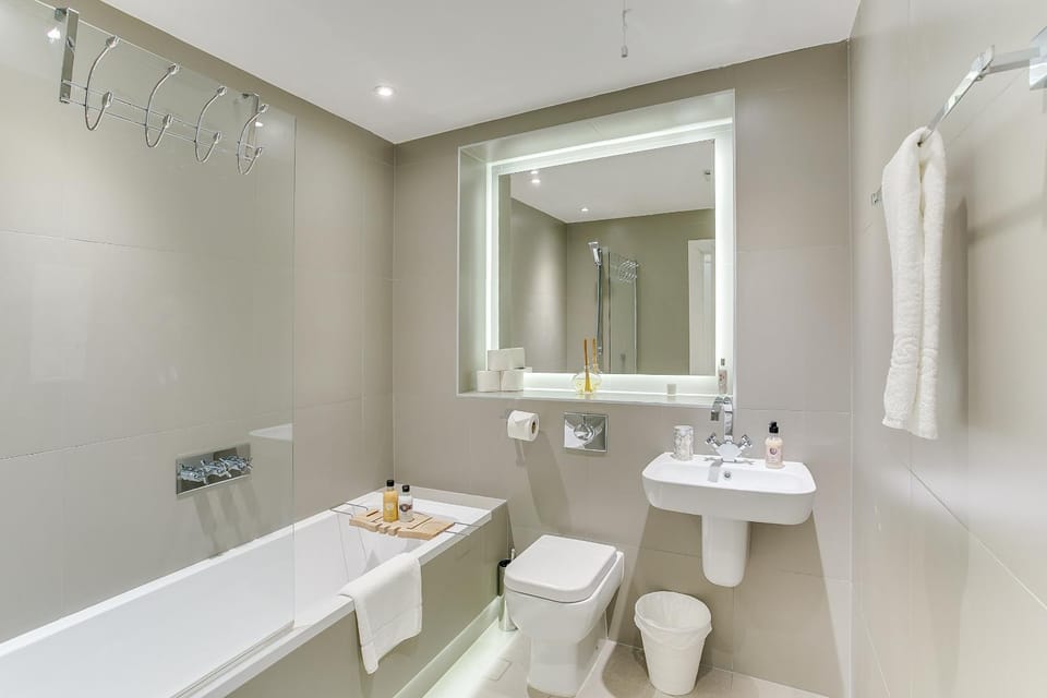 Modern 1BD Flat close to Liverpool Street Apartment in London Borough of Hackney