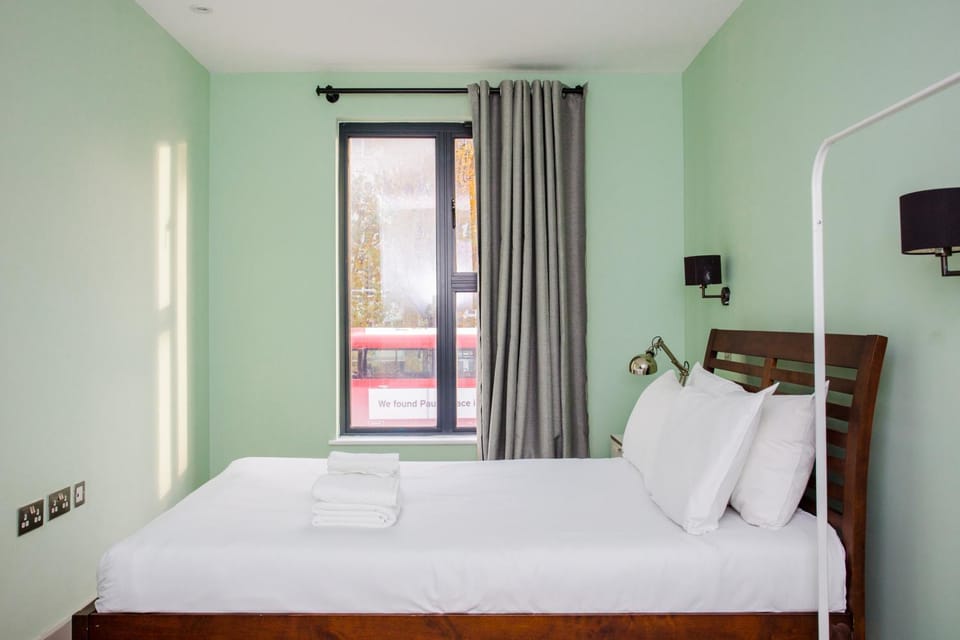 Modern 1BD Flat close to Liverpool Street Apartment in London Borough of Hackney
