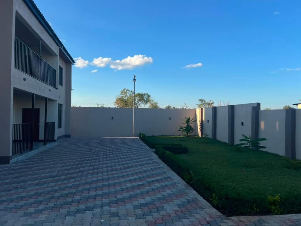 Property building, Garden view, Parking