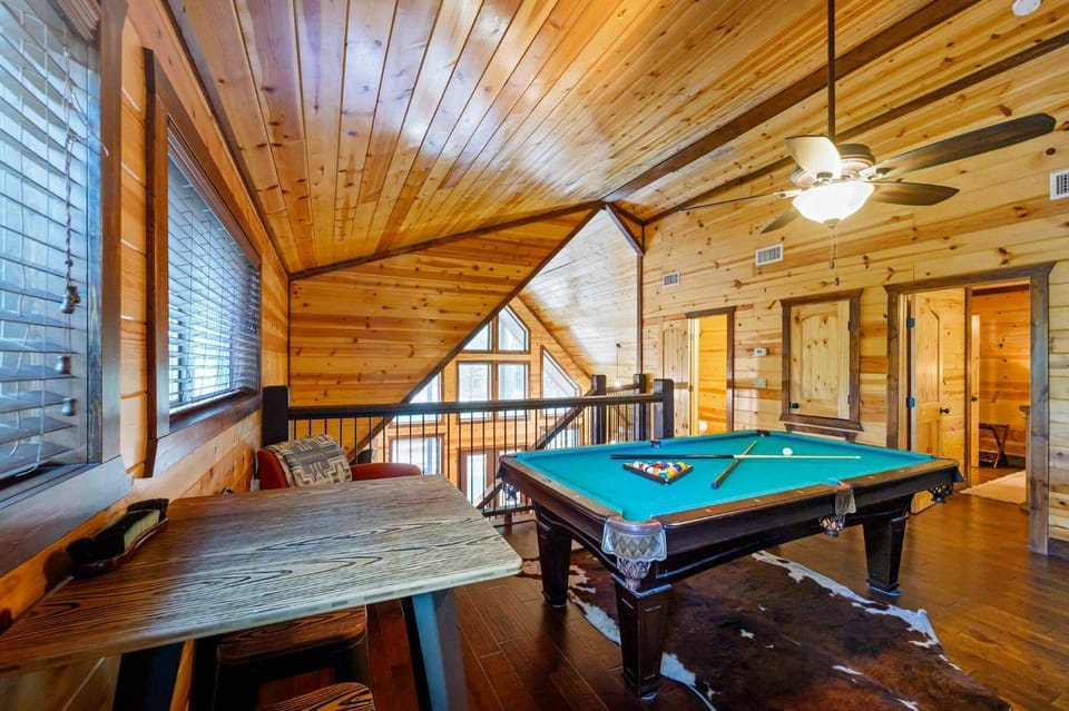 Over Yonder Inn House in Broken Bow