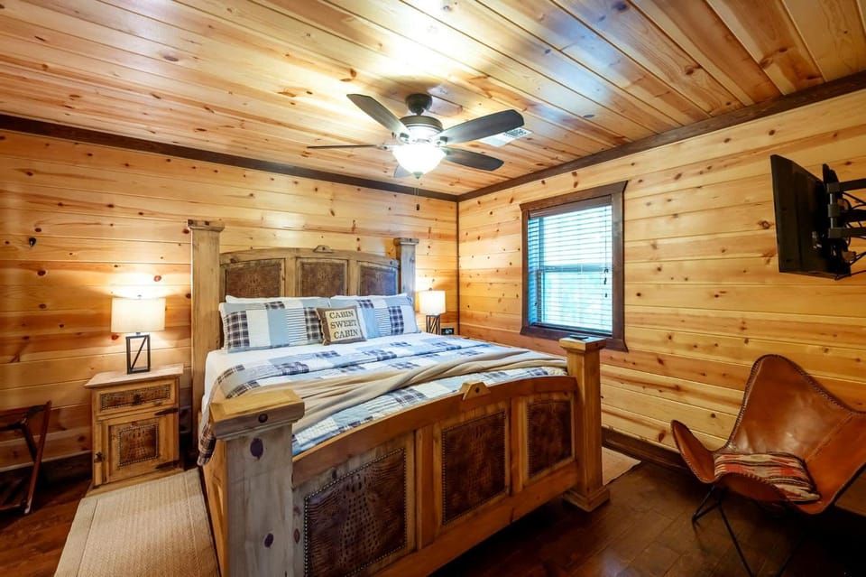 Over Yonder Inn House in Broken Bow