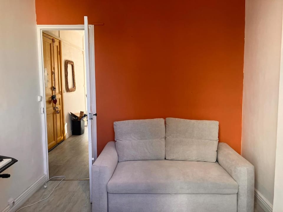 Appartement refait à neuf proche tous commerces Apartment in Toulon