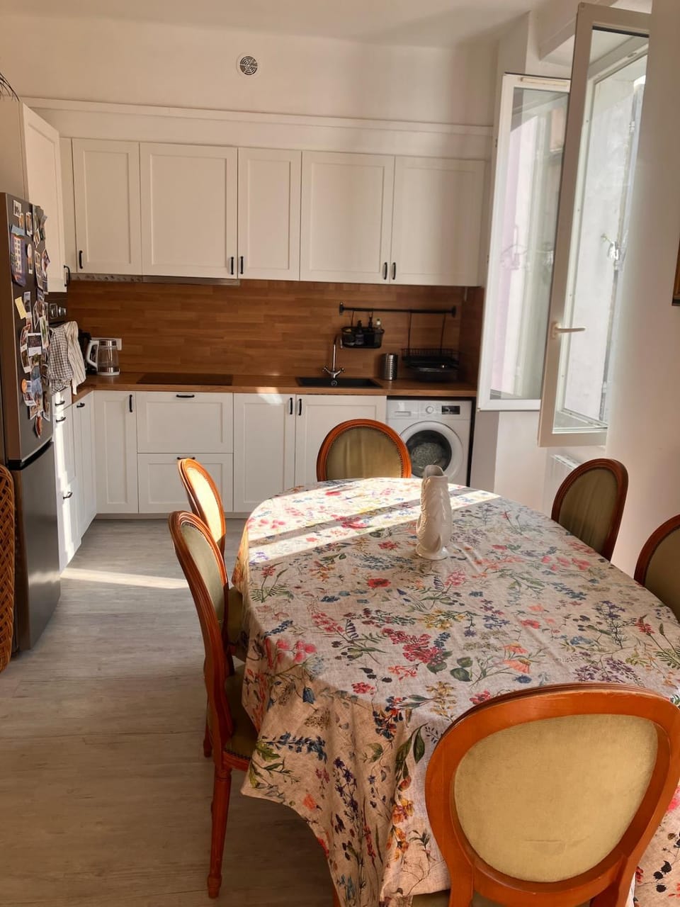 Appartement refait à neuf proche tous commerces Apartment in Toulon