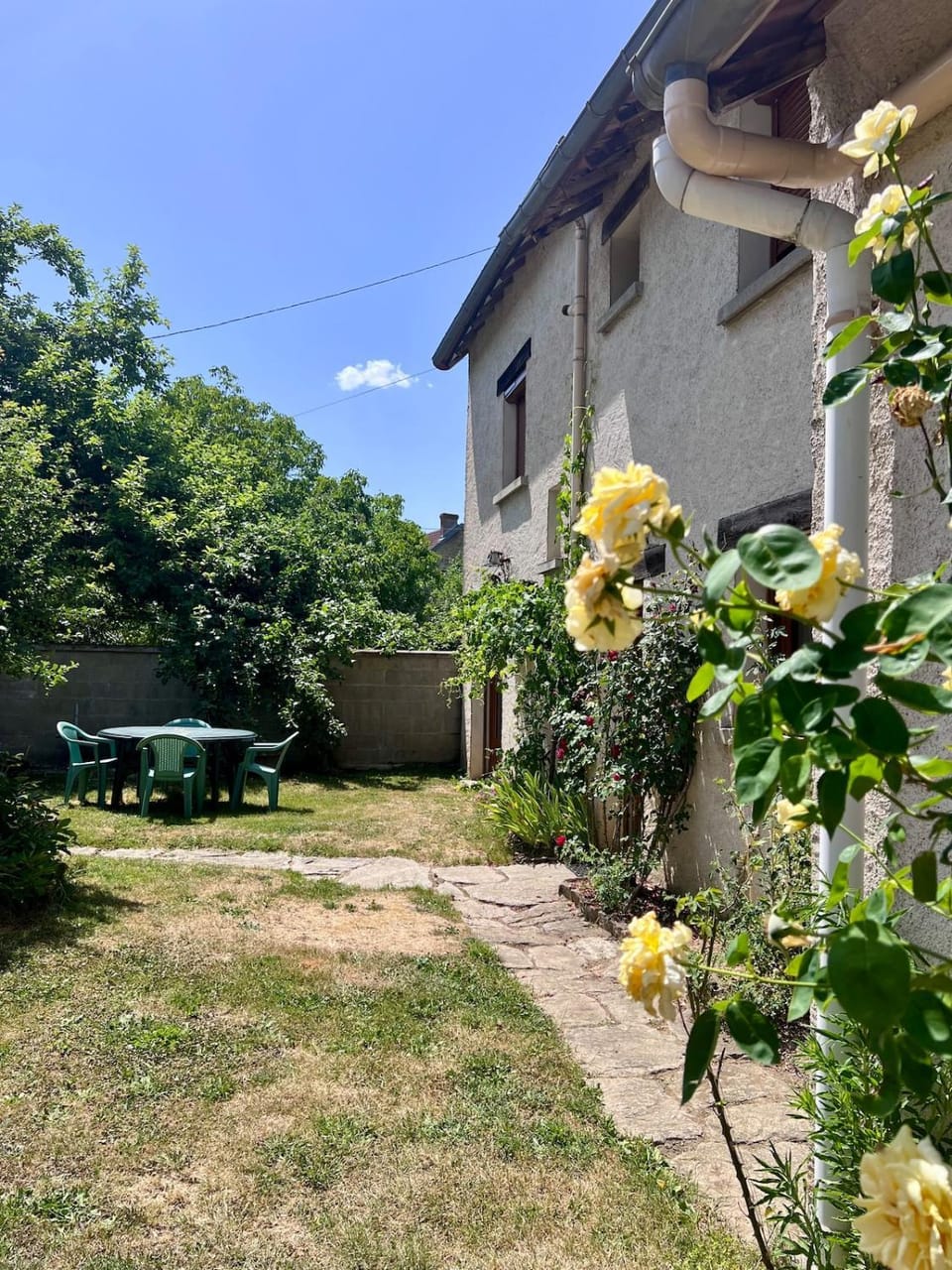 Property building, Garden, Garden view