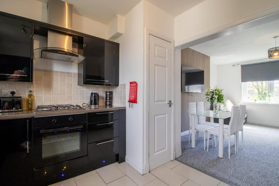 The Willow - 4 Bedrooms with driveway Apartment in Airdrie