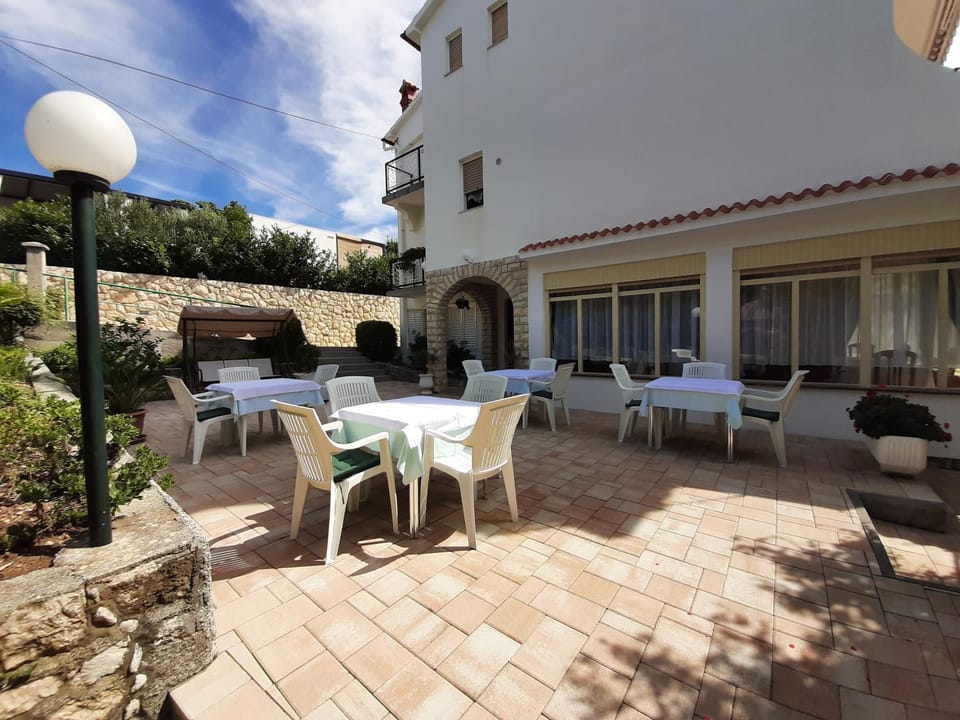 Rooms & Apartments Miljenka Matušan Bed and Breakfast in Lika-Senj County