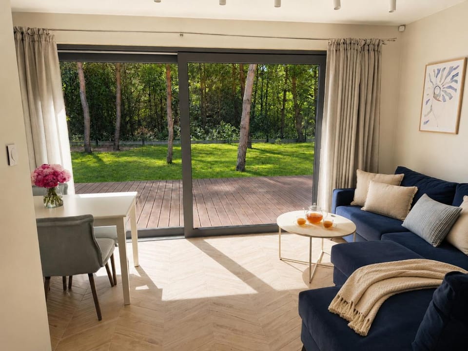 Patio, Garden, View (from property/room), Balcony/Terrace, Living room, Seating area, Dining area, Garden view