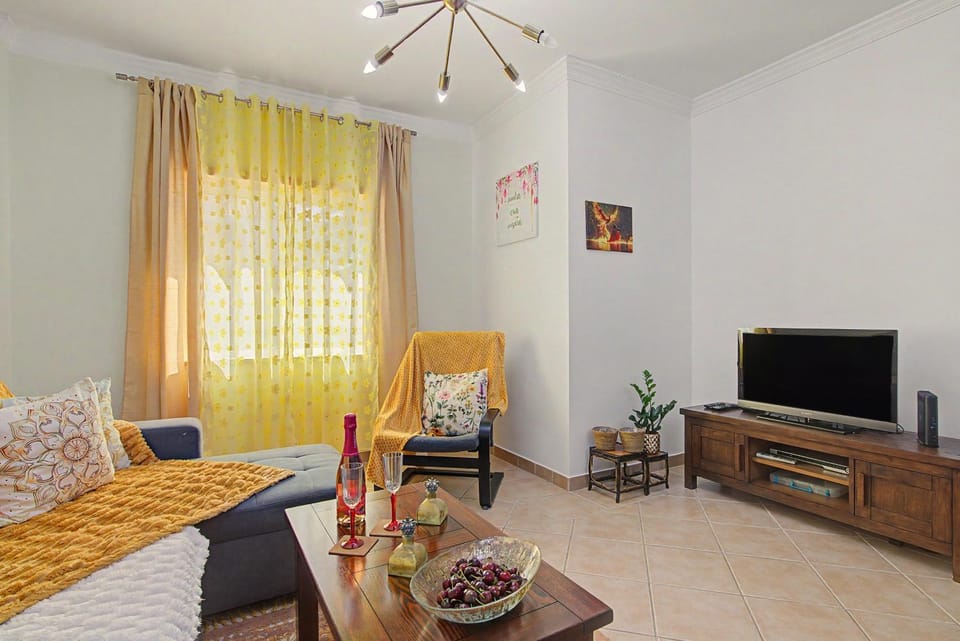 Magnolia Apartment in Tavira