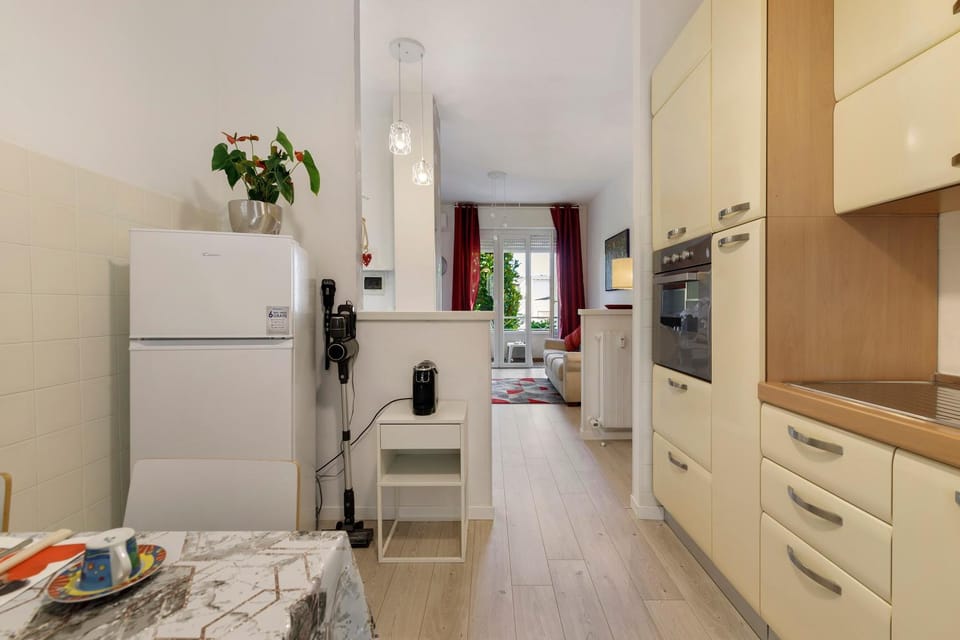 Kitchen or kitchenette, Living room