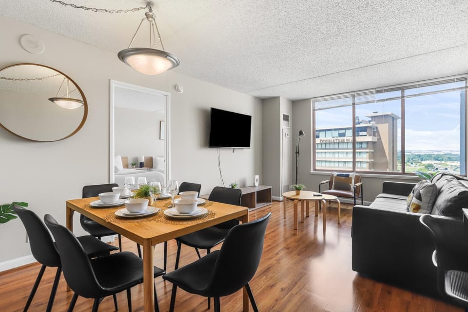 Living room, Dining area