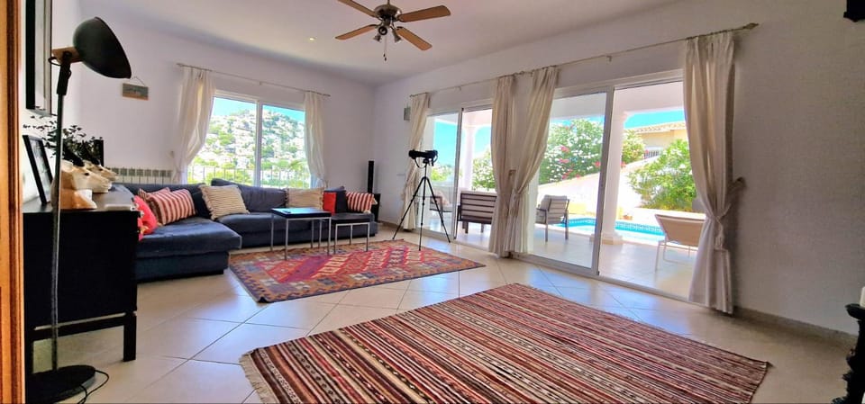 Communal lounge/ TV room, Living room