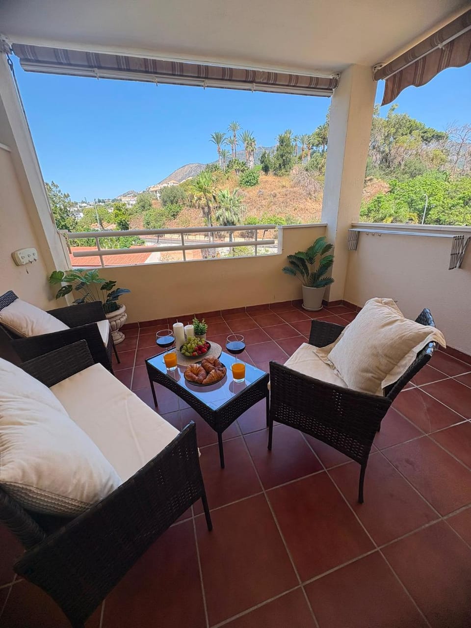 Day, View (from property/room), Balcony/Terrace, Balcony/Terrace, Seating area, Dining area