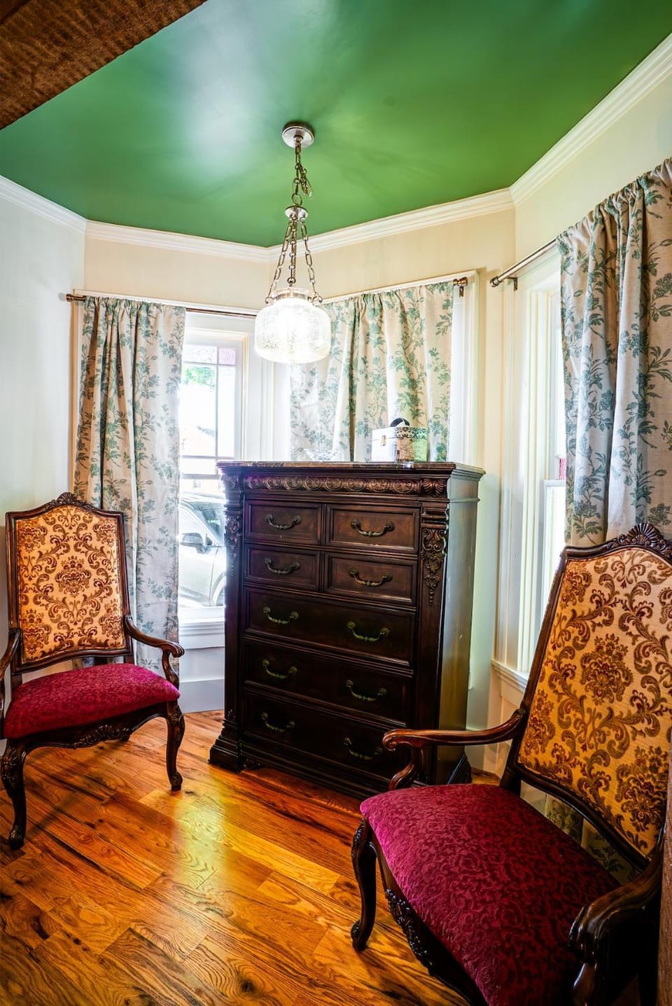 Seating area, Bedroom