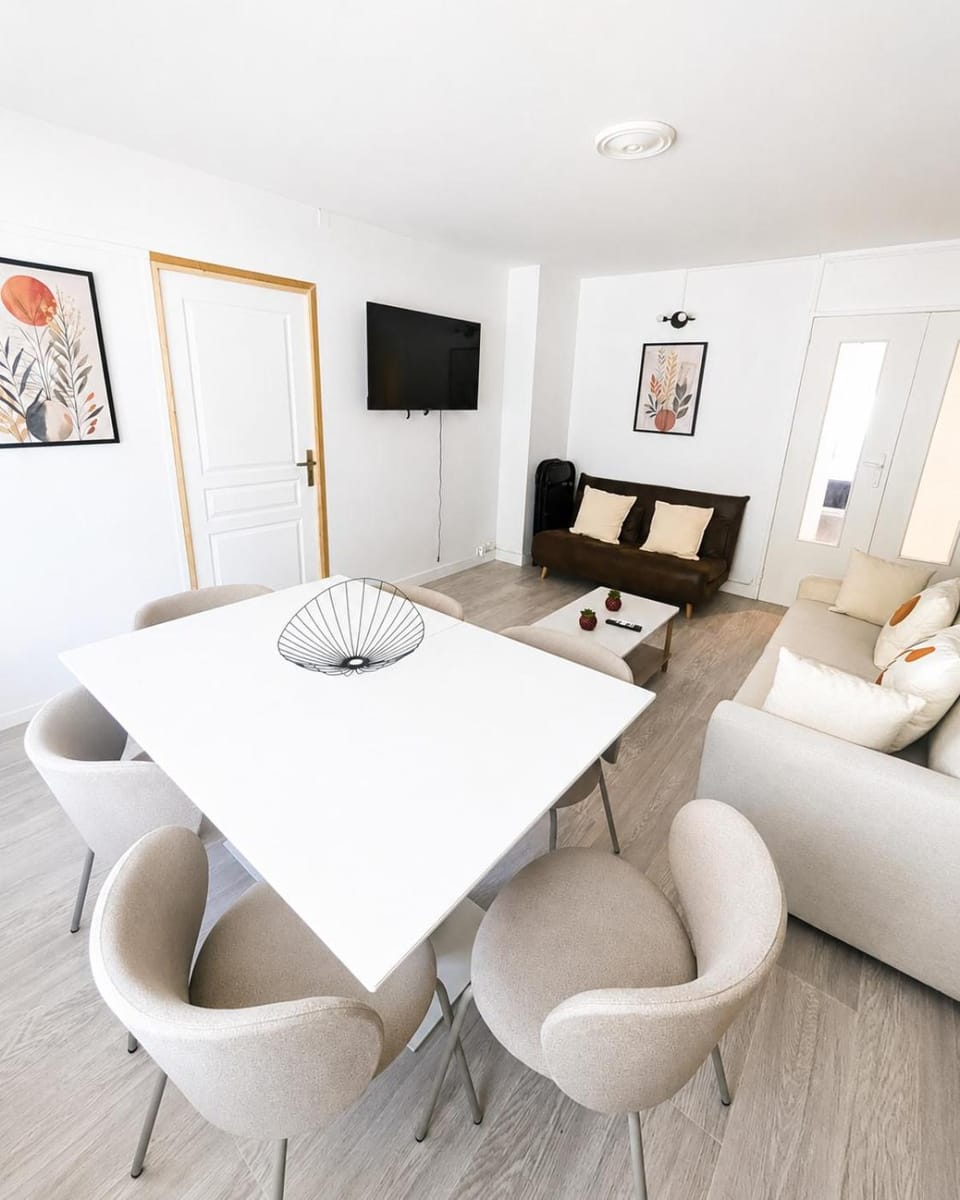 TV and multimedia, Dining area