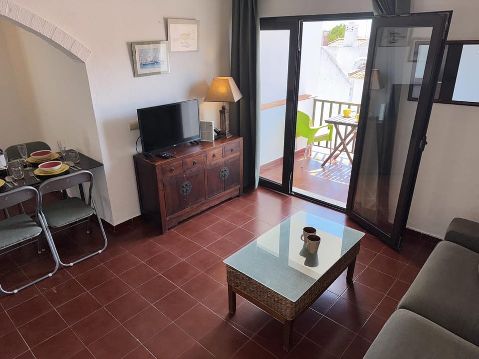 Communal lounge/ TV room, Living room
