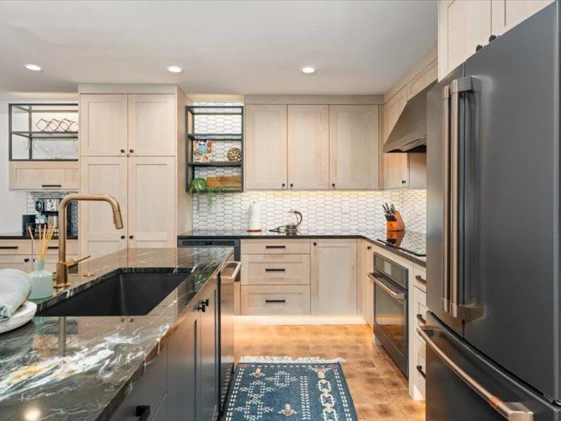 Luxury Condo E1 Hot tub at Wapato Point Chelan House in Manson