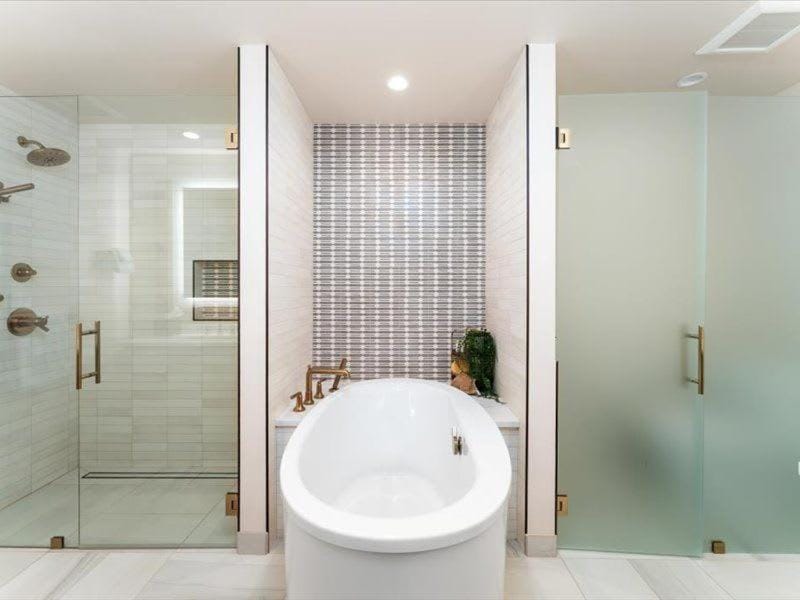 Luxury Condo E1 Hot tub at Wapato Point Chelan House in Manson