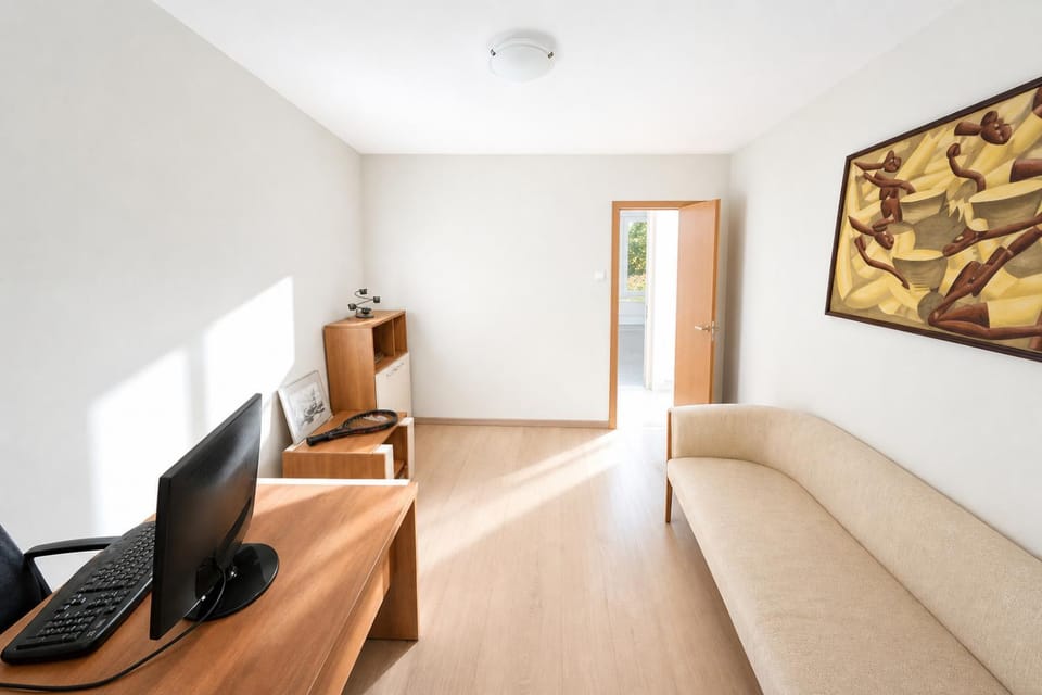 Bright 4-Room Apartment in Central Sofia-2 Terraces and Metro Nearby Apartment in Sofia
