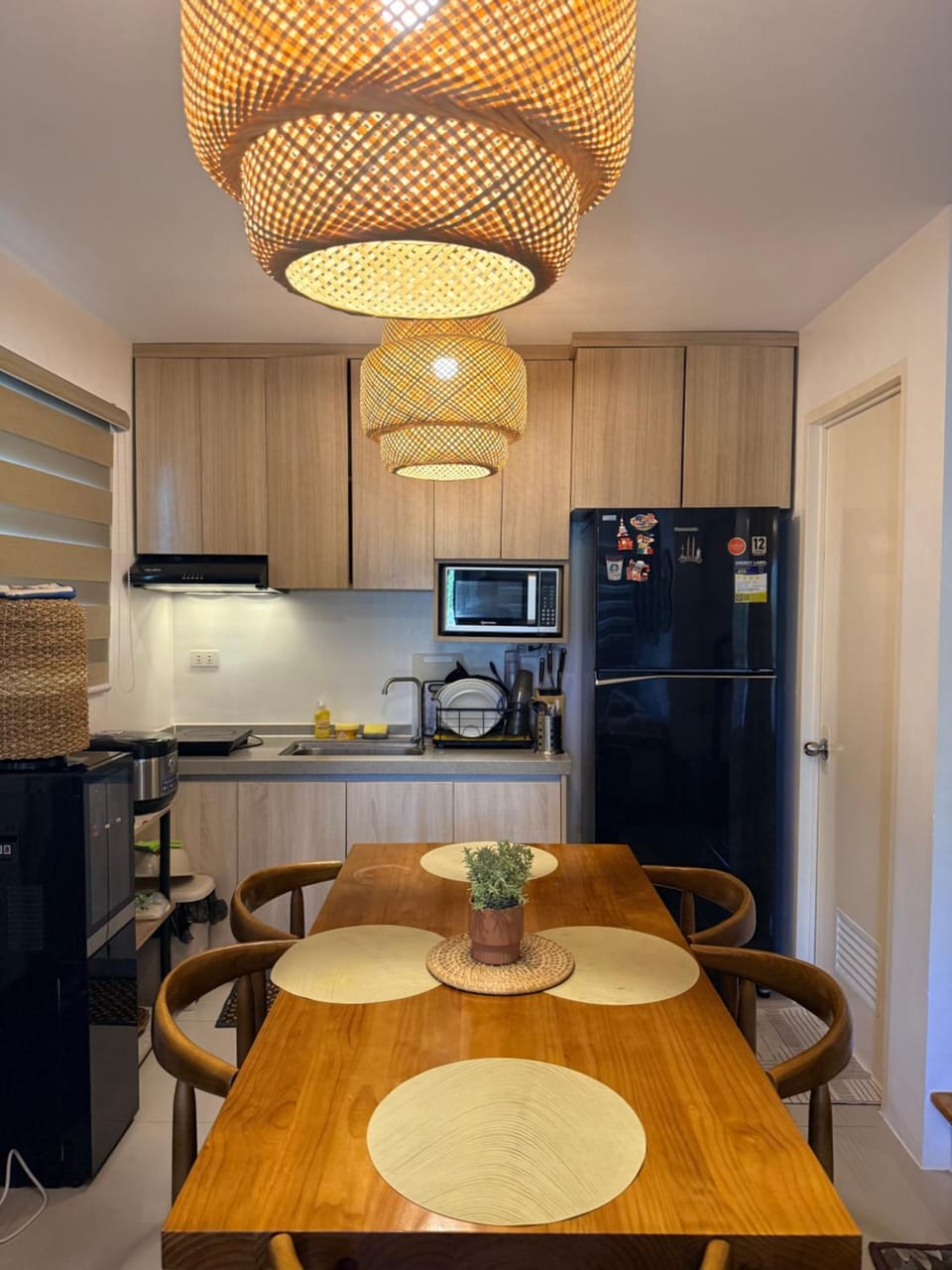 Kitchen or kitchenette, Dining area, oven, stove