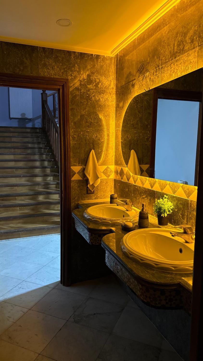 Villa centre ville zéro six soixante neuf soixante huit 3828 Villa in Fez-Meknès