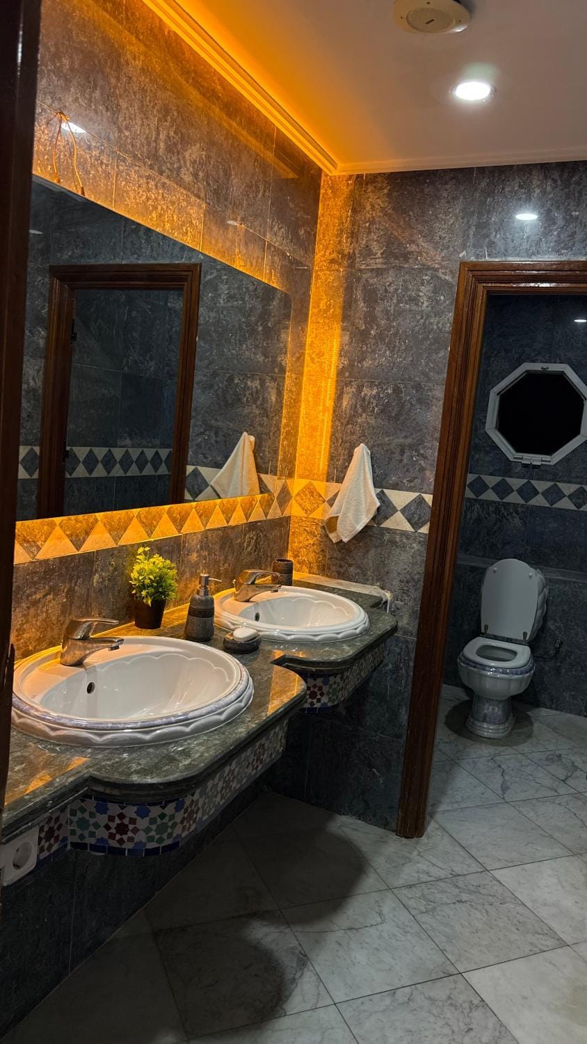 Villa centre ville zéro six soixante neuf soixante huit 3828 Villa in Fez-Meknès