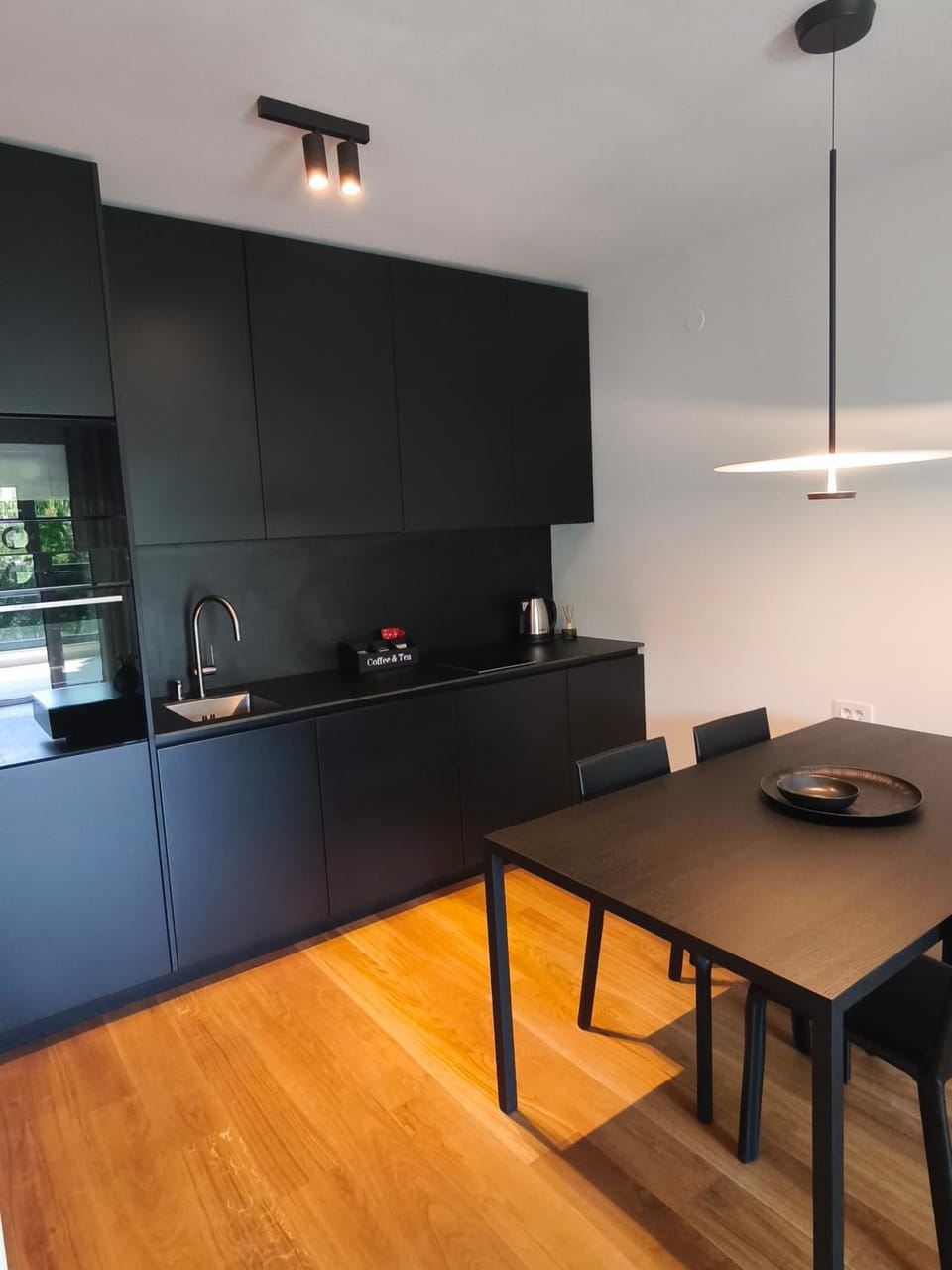 Dining area, kitchen
