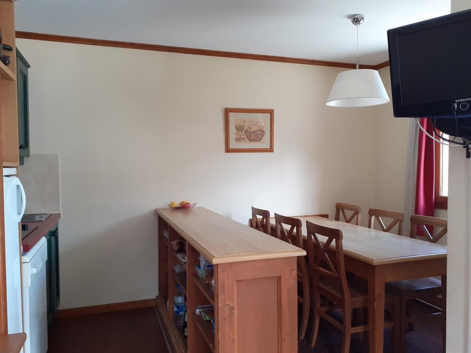 Bel appartement lumineux avec grande terrasse et parking couvert Apartment in Saint-Chaffrey