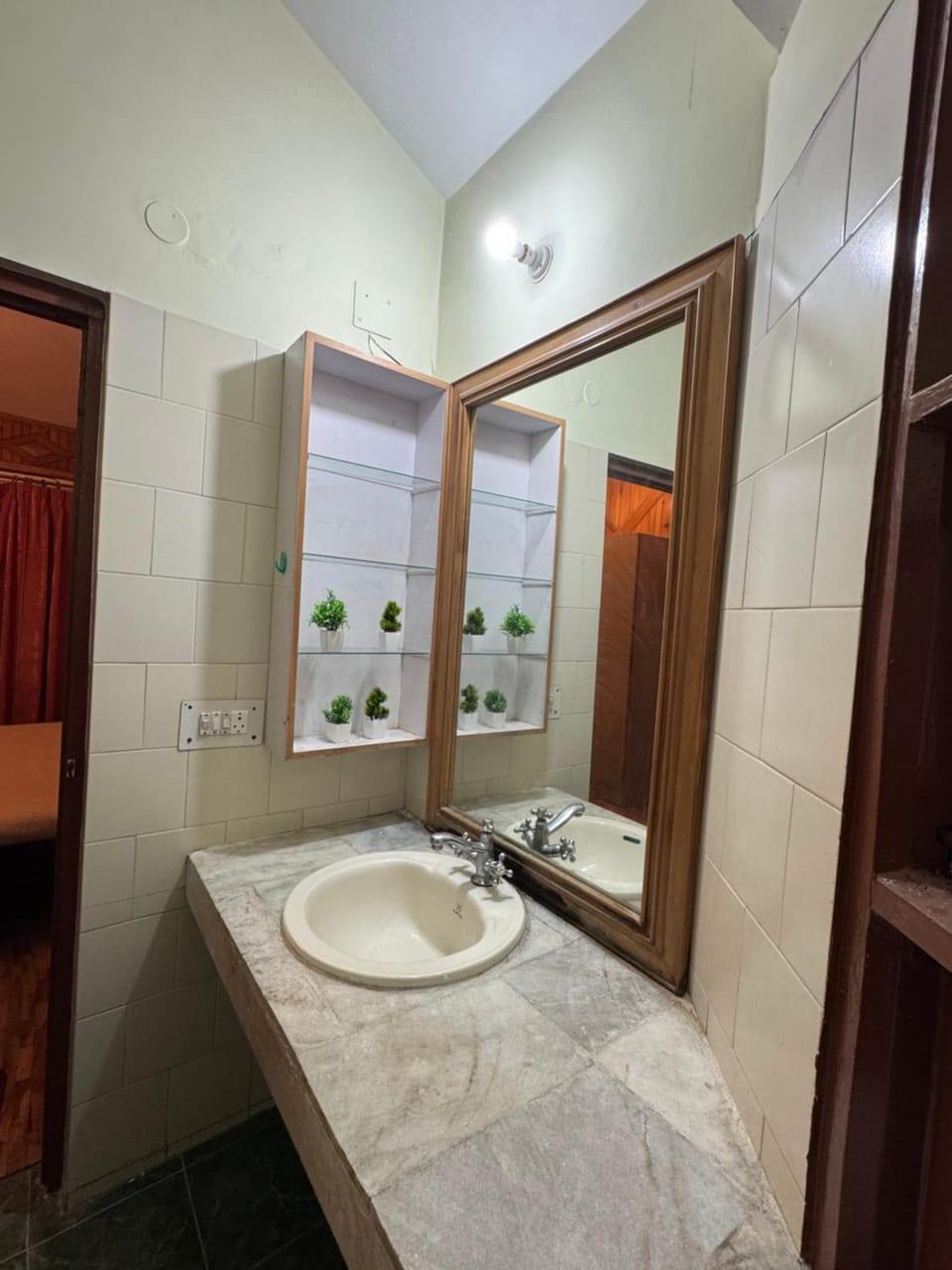 The Hill Aashray Spacious 2bhk Retreat Nainital Apartment in Uttarakhand