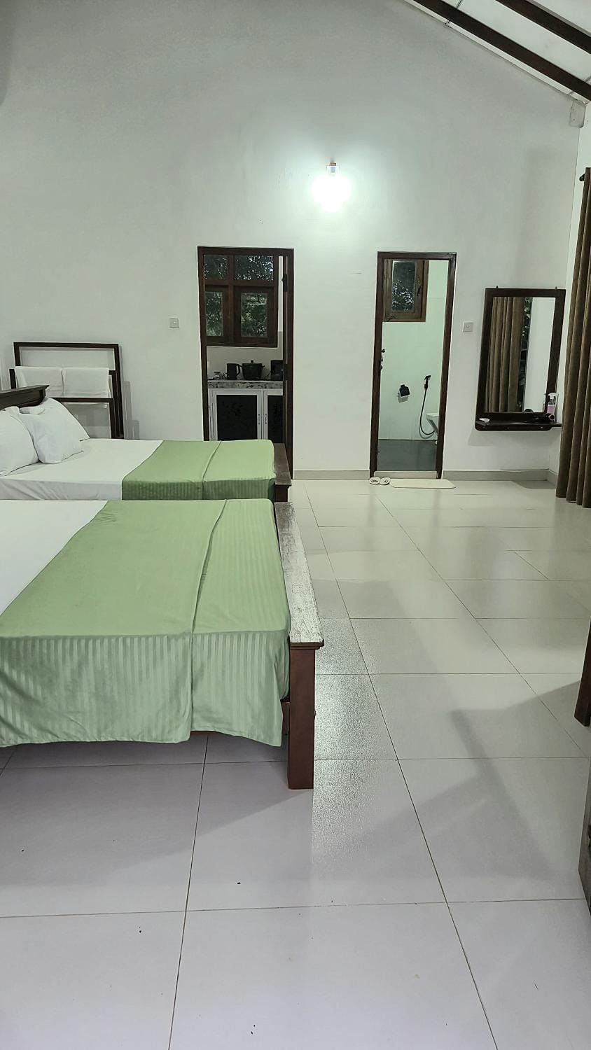 Emerald Mirror Villa in Sri Lanka